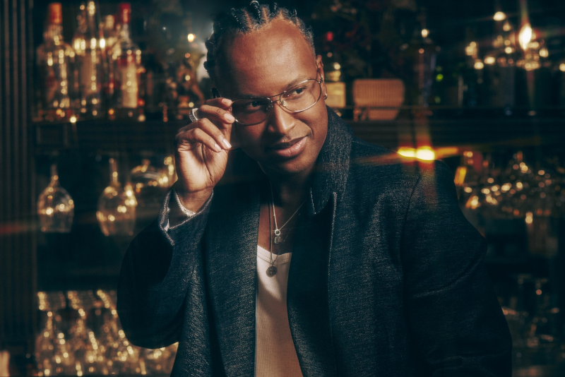 Thiaguinho traz turnê 'Bem Black' a Porto Alegre com Kamisa 10 e DJs convidados em setembro na FLY 51