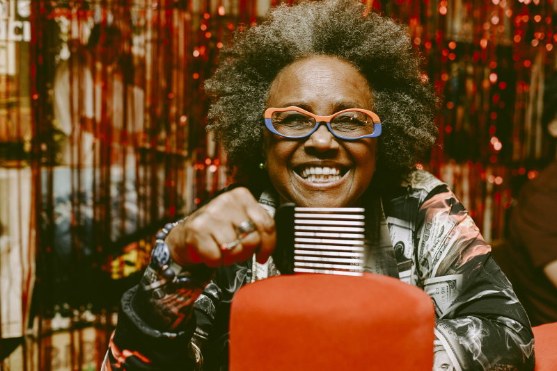 Sandra Sá retorna a Porto Alegre com show repleto de sucessos dos anos 80 e 90 em agosto no Bar Opinião