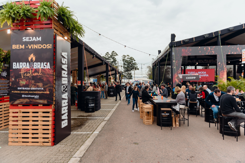 Barra&Brasa 2026: festival gratuito reúne Duca Leindecker, Maskavo, gastronomia e shows no BarraShoppingSul em Porto Alegre