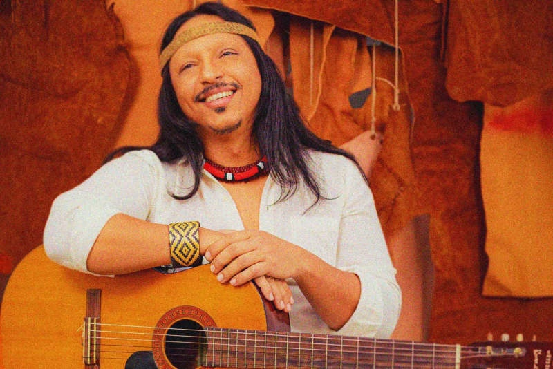 Milombaião: Rafael Erê Guarani lança álbum que une milonga, baião e ancestralidade indígena em Porto Alegre