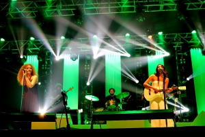 Show de Anavitoria em Porto alegre emociona e contagia o público 