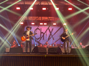 Chitãozinho e Xororó empolgam público em noite que celebra os 50 anos de carreira