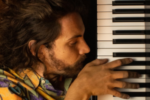 Gustavo Dias Borges apresenta 'Artesã', na próxima semana no palco do CHC Santa Casa